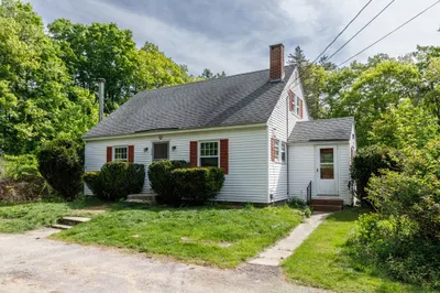 326 Lake Road 1