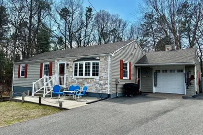 96 Clearbrook Dr