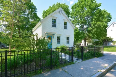 7 Spring St