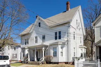 10-12 Patten St 1