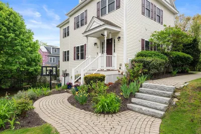 2 Summer Hill Cir #2 1