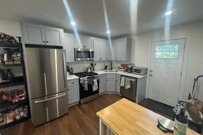 12 Hunting St #1