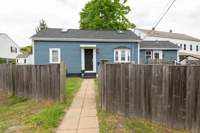 16 Bow St