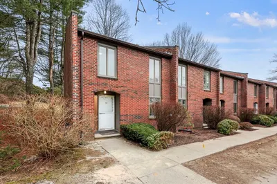 10 Eaton Ct #10 1