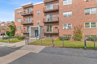 4 Robinwood Ave #8 1