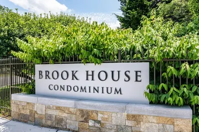 33 Pond Ave #520