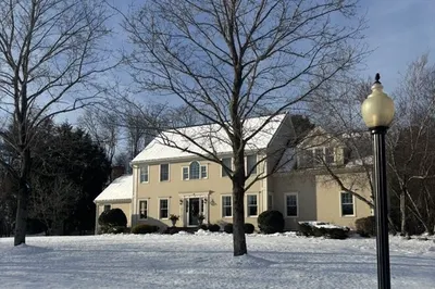 36 Bayberry Ln