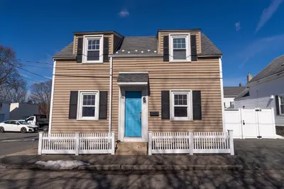 68 Beaver St