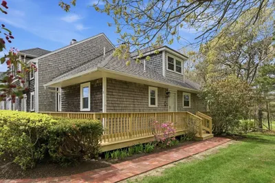 11 Harbor Hill Drive #11