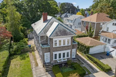 370 Maple St 1