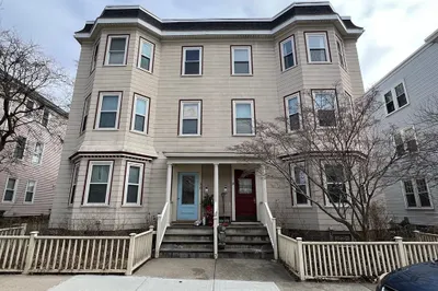 38 Goldsmith St #3