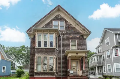 13 Denton St