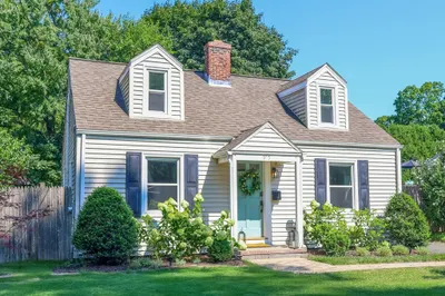 95 Mayflower Rd