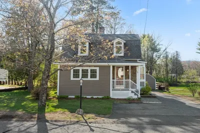 184 Pleasant St 1