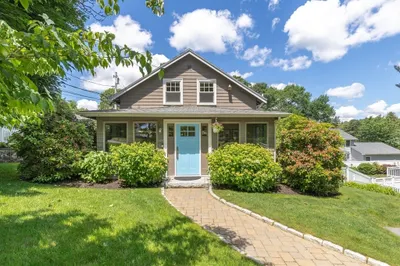 2 Parkwood Road