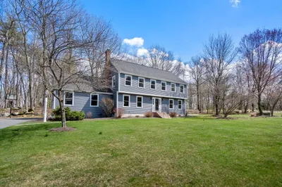 12 Valleywood Rd