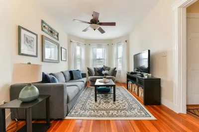 155 King St #1