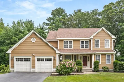 55 Hunt Dr 1