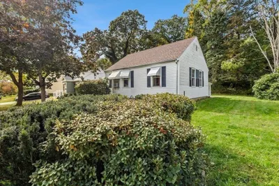 40 Oneida Ave 1