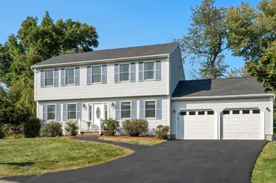4 Celia Cir