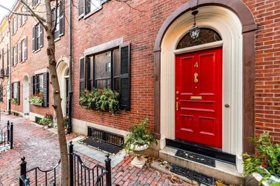 4 West Cedar St