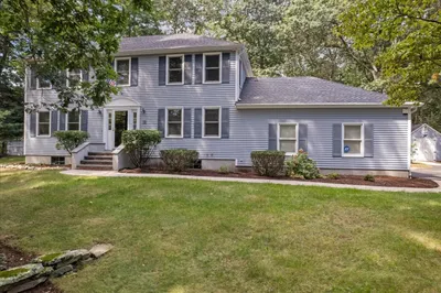 32 Maple St 1