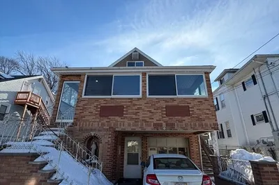 52 Jefferson Ave #1