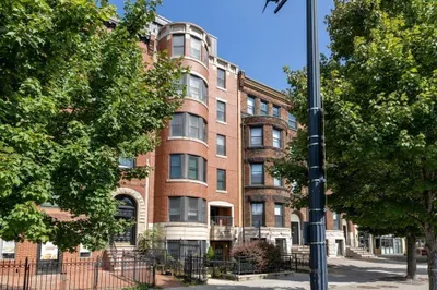 910 Beacon St #7