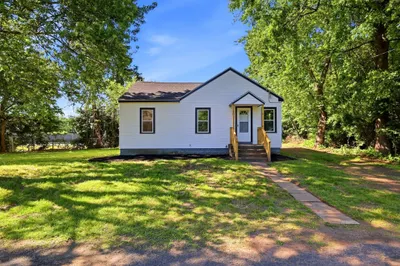 68 Fairview Street 1
