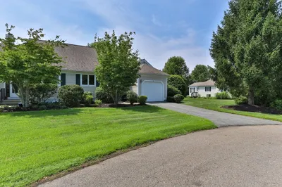 5 Woods Edge Ln #5