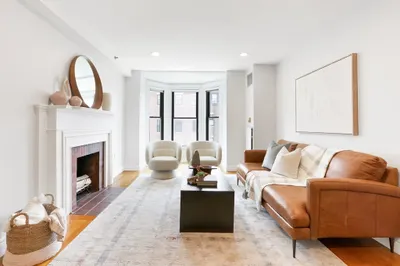 10 Charlesgate East #403