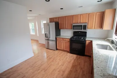 130 Capen St #2