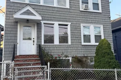 19 Roxana St #1 1