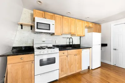 578 Cambridge St #3F
