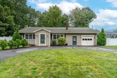 5 Lawn Ave