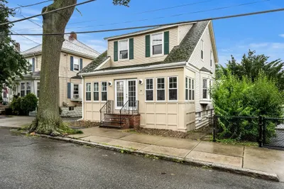 50 Stearns Ave 1