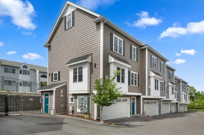150 Quincy Ave #3A 1