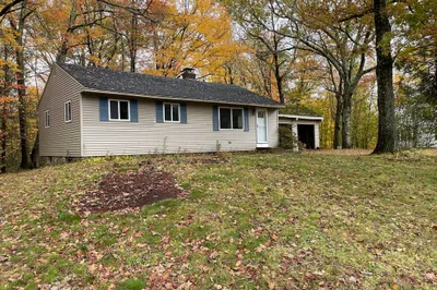 381 Pleasant St