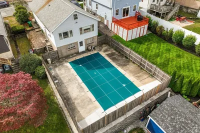 33 Lund Rd