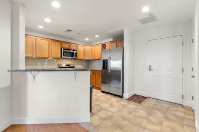 120 Wyllis Avenue #223