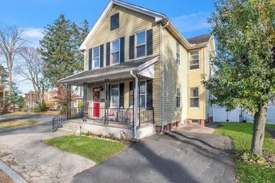 22 School St