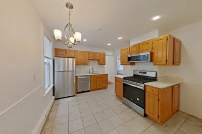 39 Newport St #2 1