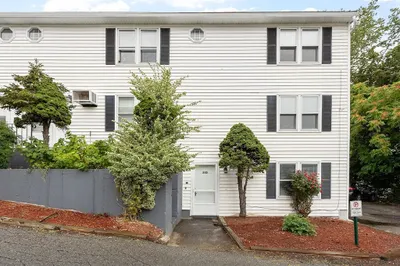 21 Crescent Street #D 1