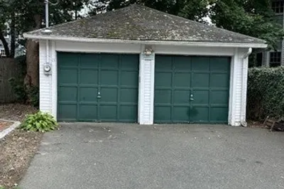 13 Lindsey St