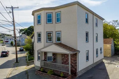 406 Main St