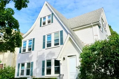 7 Oaklawn St #3