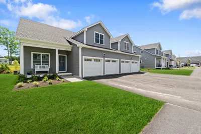 25 Salisbury Hill Blvd #49 1