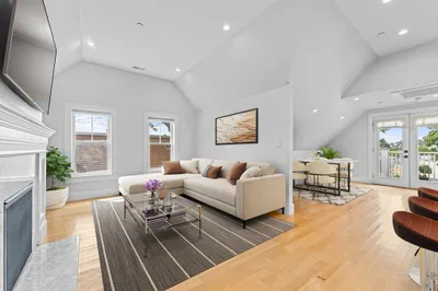 28 Dix St #3 1