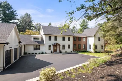 40 Myles Standish Rd 1