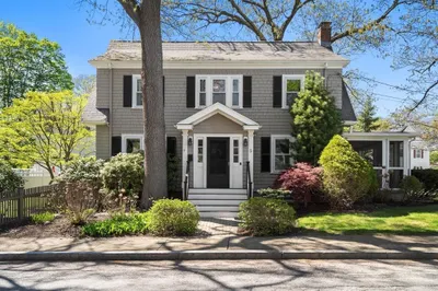5 Ionia St 1